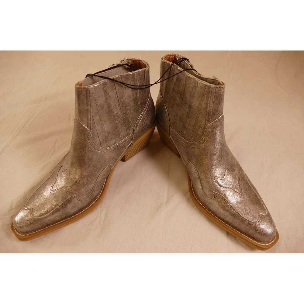 Forever 21 Silver Metallic Western Ankle Boots,Cowboy Booties, Size 8 minimalist